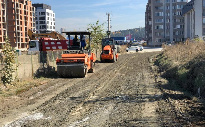 Dacă tot nu este centură, primarul Floreștiului repară strada de lângă mall, "o capcană" pentru șoferi în iernile trecute