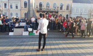 Abolvenții UMF au ieșit în stradă, la Cluj: "Vrem să profesăm, nu vrem să plecăm!"