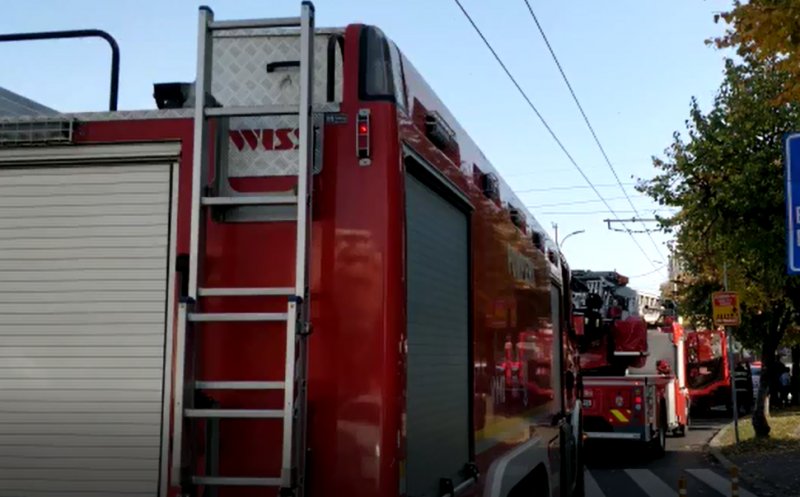 Incendiu într-un apartament, pe Titulescu. O mamă și copilul ei, salvați de tată și de vecini