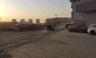 Praf ca pe Marte pe o stradă din Floreşti. Locuitorii protestează: "Cerem asfaltarea de urgenţă a drumului!"