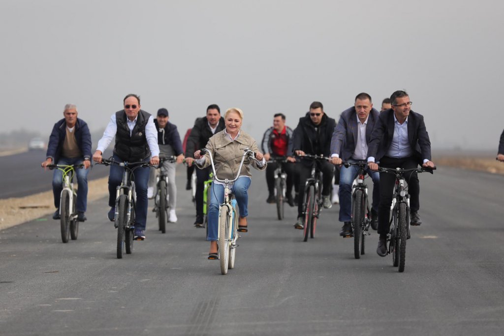 Ziua de Cluj | Dăncilă, pe centură cu bicicleta! Rareş Bogdan: "Trăzniţi în  NATO, clarrrrr.....!"
