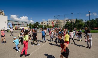 Fotbal, baschet, leapșa sau şotron! La Cluj, sportul s-a întors acolo unde a început: #încurteașcolii!