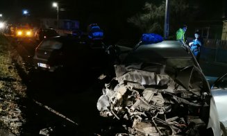 Accident frontal în Cluj! Un Volkswagen şi un BMW praf, doi răniţi