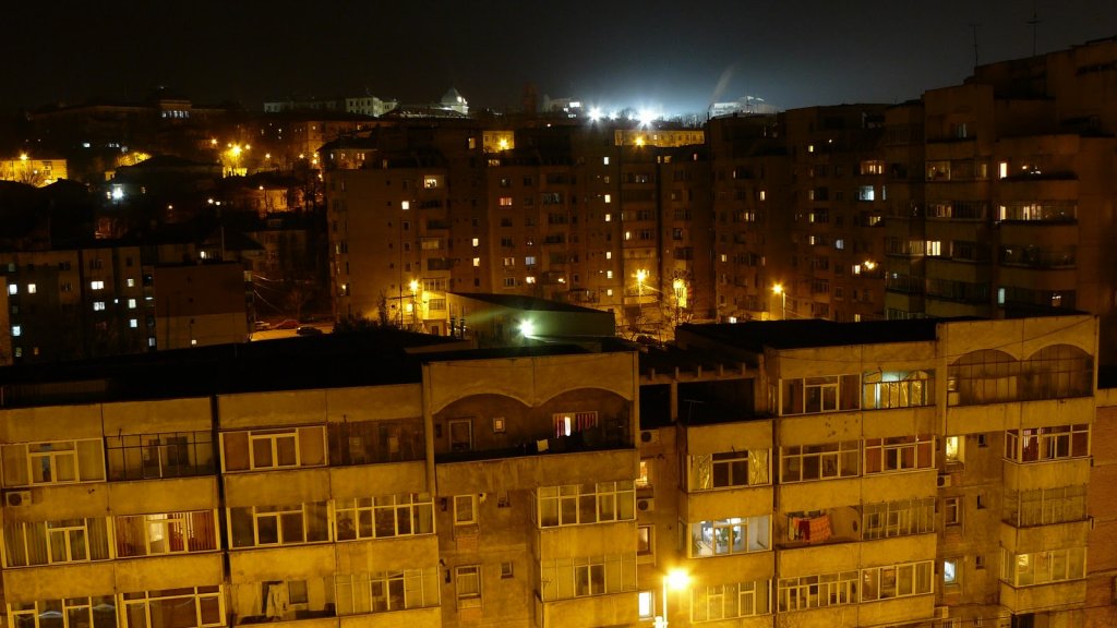 Dai petreceri și deranjezi vecinii? AMENZI URIAȘE sau muncă în folosul comunității