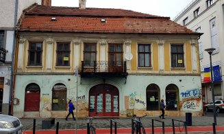 Spaţiile comerciale dărăpănate din Centru, "pată pe obrazul" oraşului de cinci stele. Este supraimpozitarea lor o soluţie?