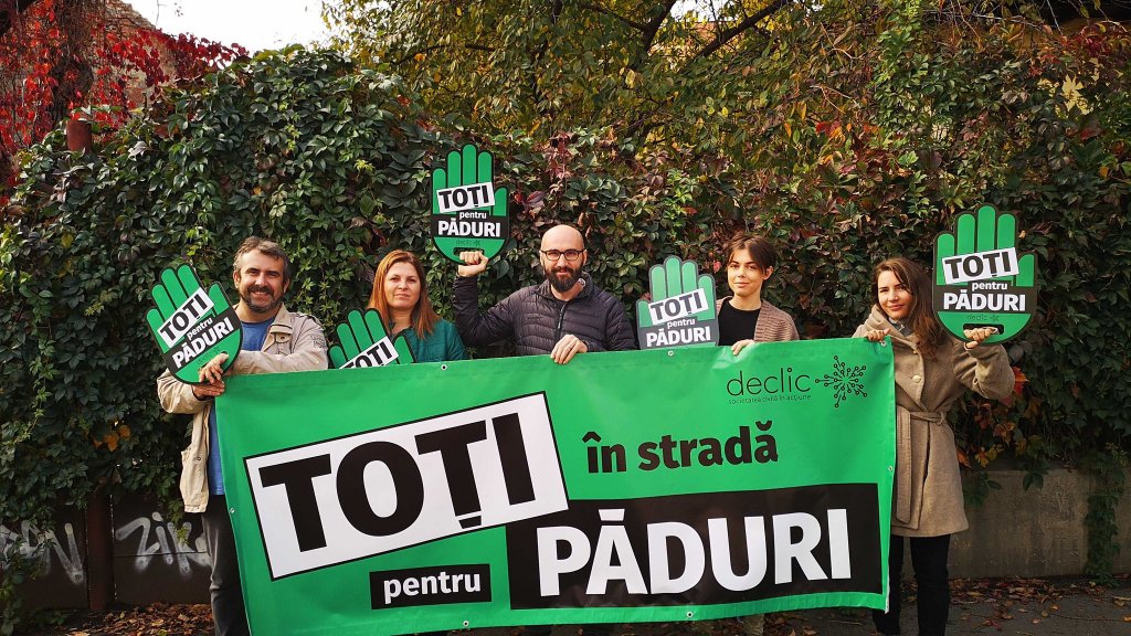 Marş pentru păduri la Cluj: "În câțiva ani vom avea o Românie fără păduri, fără aer curat"