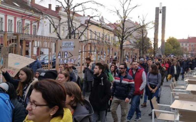Marşul pentru Păduri. Sute de oameni au ieşit în stradă la Cluj-Napoca
