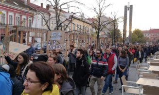 Marşul pentru Păduri. Sute de oameni au ieşit în stradă la Cluj-Napoca