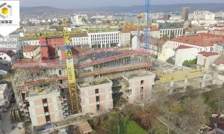 Se montează acoperișul pe noul sediu al Băncii Transilvania