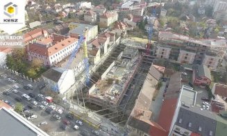 Se montează acoperișul pe noul sediu al Băncii Transilvania
