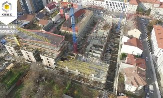 Se montează acoperișul pe noul sediu al Băncii Transilvania