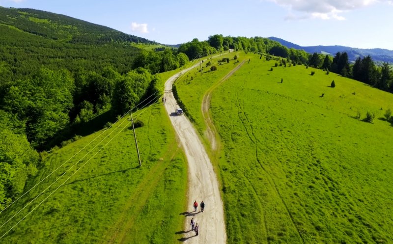 Transalpina de Apuseni, în plin șantier. Drumul ce străbate culmi de peste 1.000 de metri va avea și piste pentru biciclete