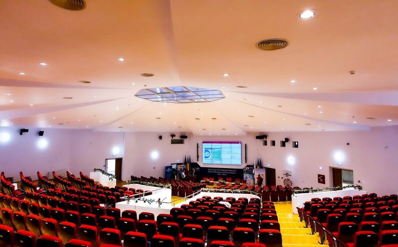 Universitatea de Medicină și-a instalat lumini inteligente. Cum arată aula