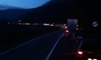 Accident cu trei mașini pe Cluj-Oradea. Patru răniți, printre care și un copil de 3 ani