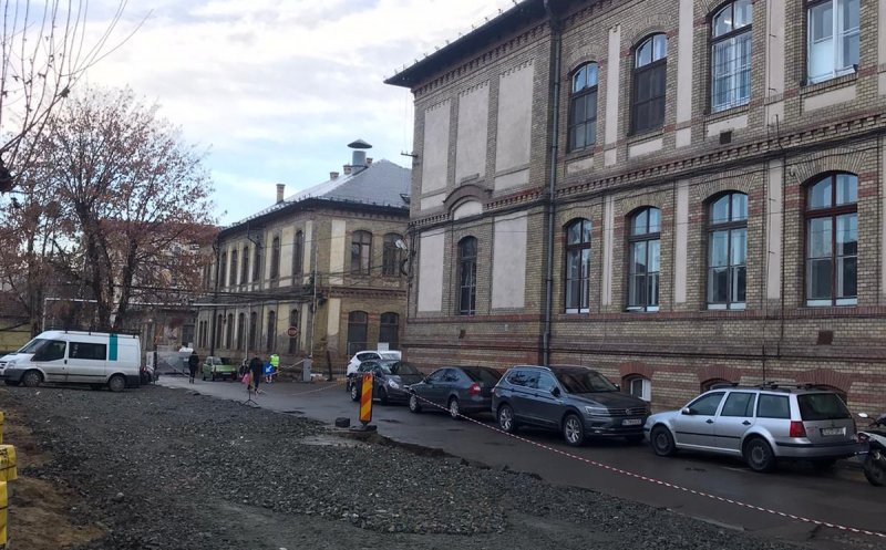 Se repară curtea Spitalului de Urgenţă din Cluj