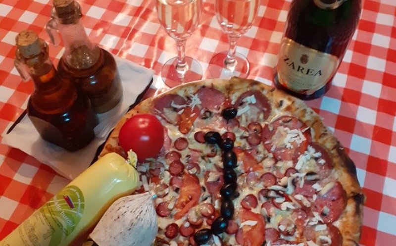 Business a la Cluj: 3 pizza Iohannis - 66,09 lei şi 2 pizza Viorica - 33,91 lei