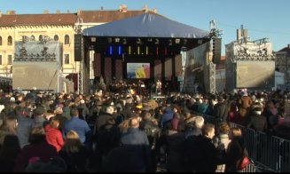 1 Decembrie. LIVE Regal folcloric în Unirii. Deseară se aprind luminile de Crăciun