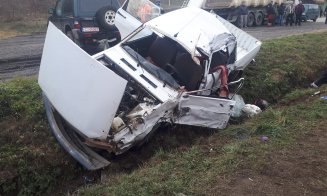 Accident MORTAL lângă Cluj. S-a solicitat elicopter SMURD/Două dintre victime au murit. Femeia era însărcinată