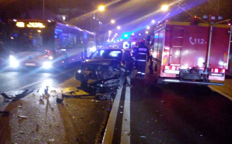 Încă un accident la Cluj: A pierdut controlul volanului în curbă și a ras două mașini. Vezi cum s-a întâmplat VIDEO