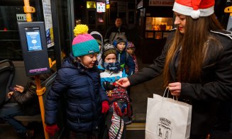 Moș Nicolae a ajuns și în autobuzele pentru elevi din oraș