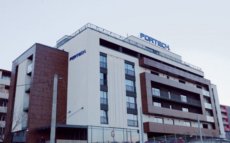 De 6 decembrie Fortech îi dăruiește Clujului 7 defibrilatoare automate