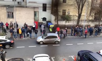 Protest cu peste 100 de taximetriști la Primăria Cluj-Napoca. Cer majorarea tarifelor