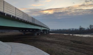 Lotul de autostradă terminat, care stă închis din cauza lucrărilor la un pod. "Este o bătaie de joc"