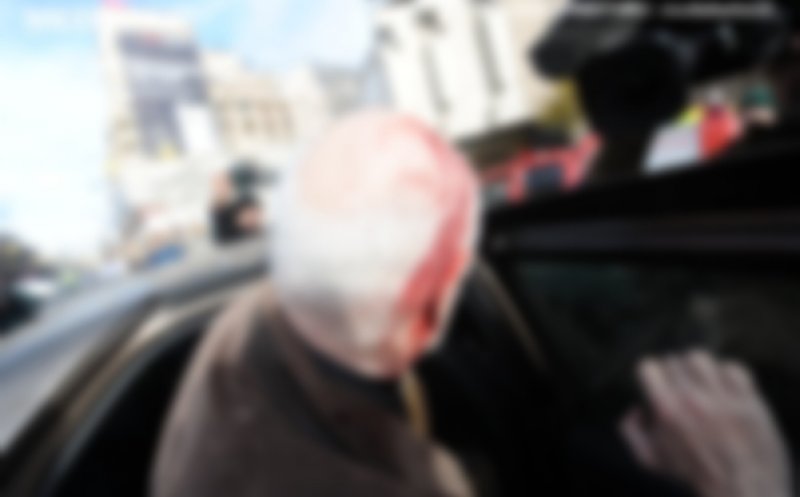 Gelu Voican Voiculescu, bătut şi huiduit de revoluționari