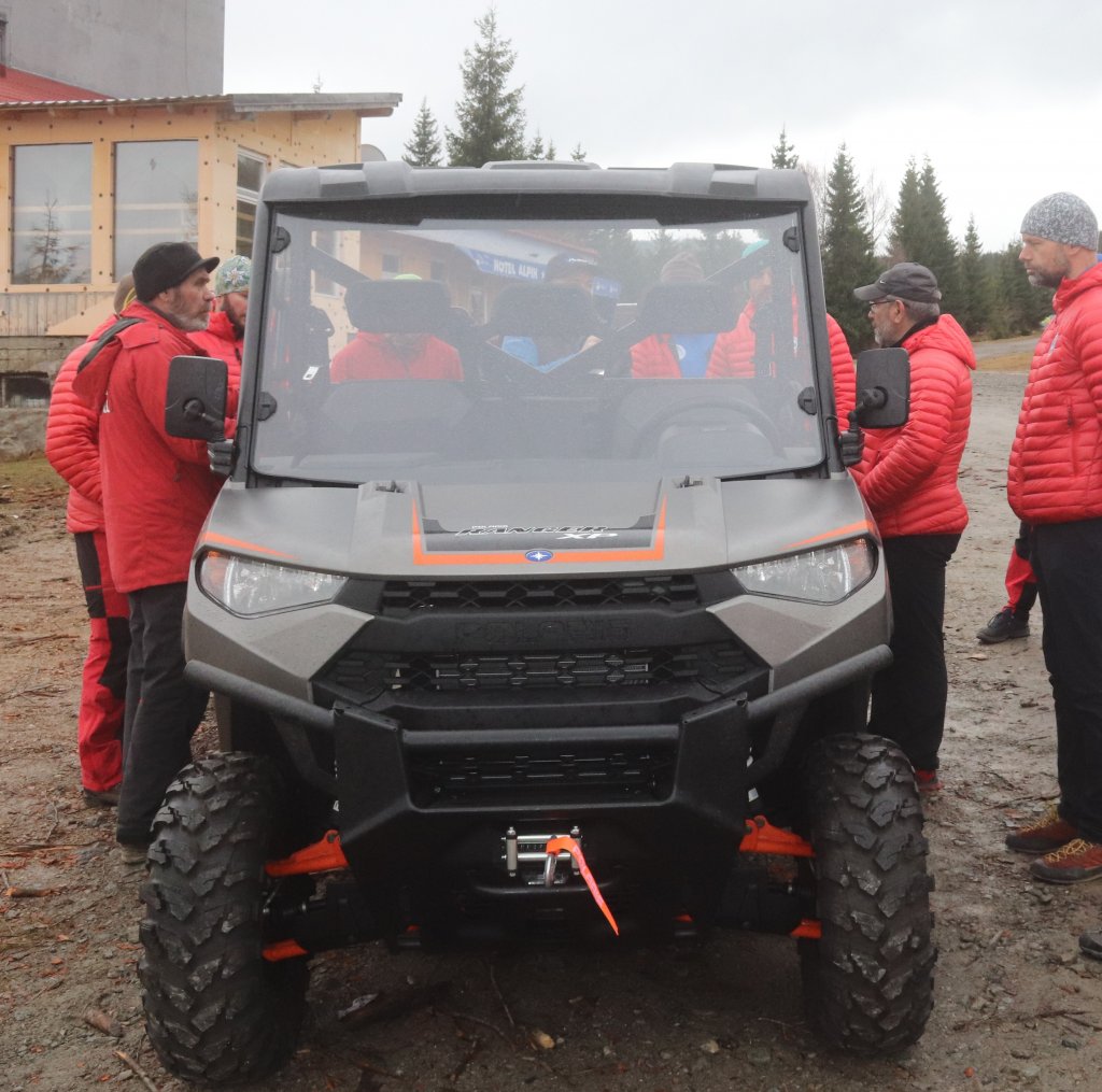Salvamontul clujean a fost dotat cu un nou vehicul off road şi o dronă de ultimă generaţie