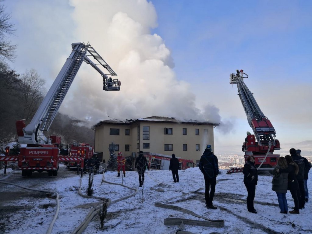Ziua De Cluj Incendiu La Un Bloc Din Florești Pompierii Au
