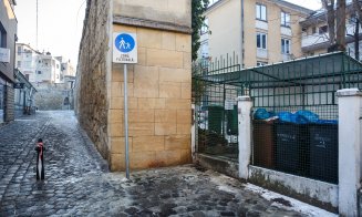 Gata cu graffiti-urile pe clădirile din centru. O bucată din zidul vechii cetăți, curățată cu un aparat de 50.000 de euro