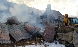 Incendiu la mănăstirea din Mărișel. De unde a pornit focul