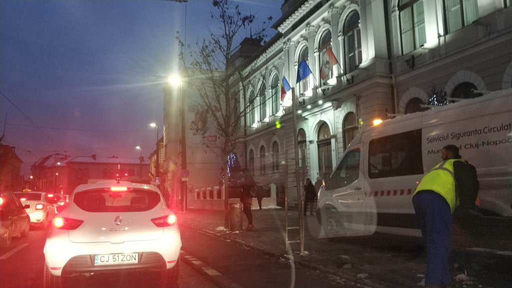 Primăria a cedat. Dă jos noua semnalizare de pe Barițiu