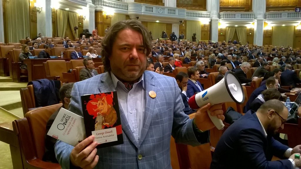 Scandal la vârful USR. Demisia președintelui Dan Barna, cerută de la Cluj