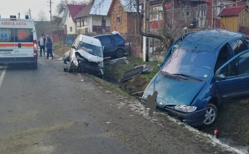 O șoferiță începătoare a făcut prăpăd la Cluj. A intervenit elicopterul SMURD