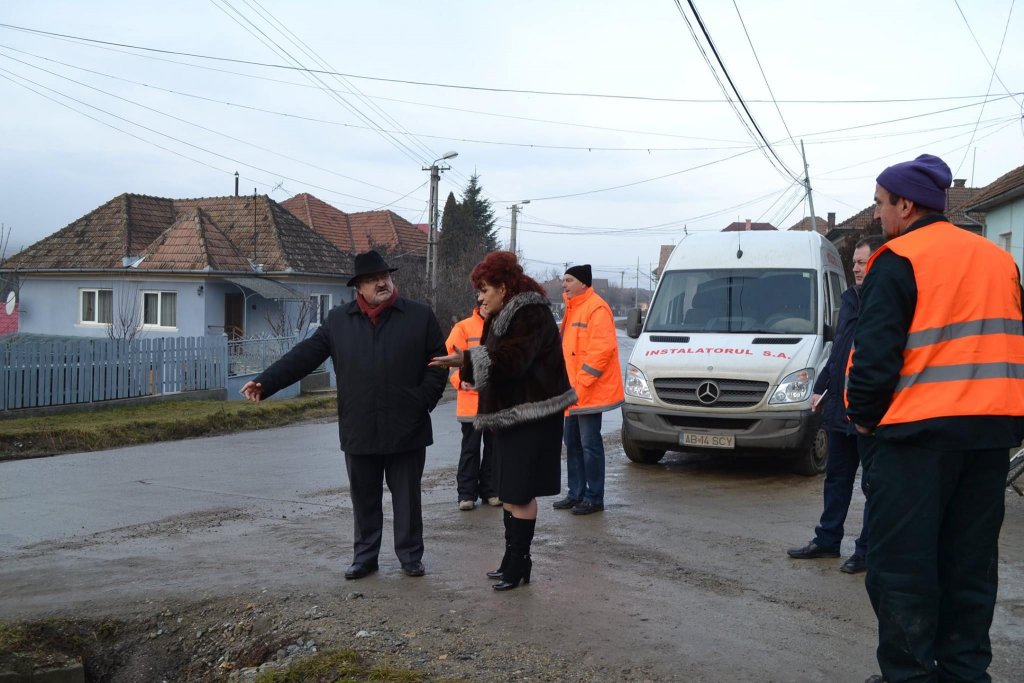 La Chinteni au căzut și canalizarea, și gazul. Locuitorii comunei, amenințați cu grilaje