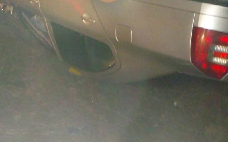 La un pas de tragedie. Doi tineri s-au răsturnat cu mașina în Fizeșu Gherlii