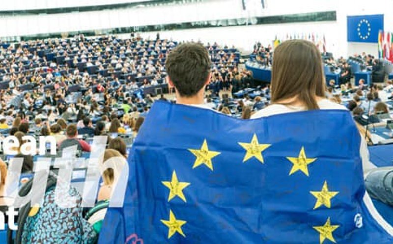 Ești tânăr și ai idei pentru Europa? Înscrie-te la EYE 2020 și du-te la Strasbourg