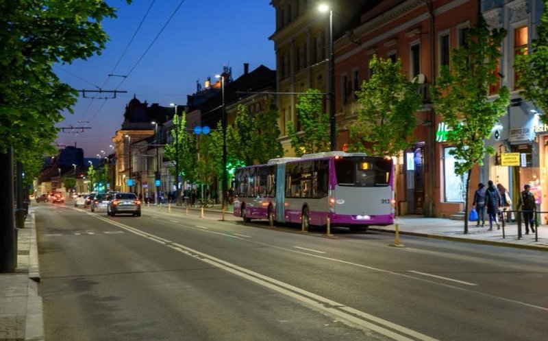 În loc de abonamente nelimitate, doar 120 de călătorii. Noul regulament, în dezbatere publică