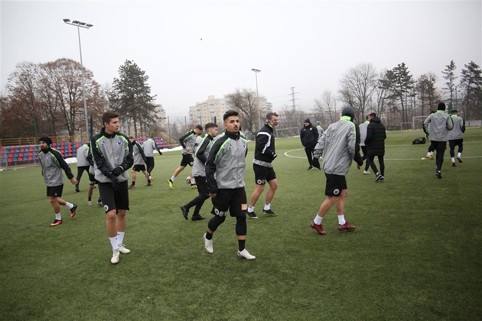 Cum s-au descurcat la debut noile achiziţii ale Universităţii Cluj. Barbu a reuşit să înscrie la primul meci pentru "studenţi"