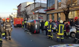 Mașină răsturnată pe Dorobanților. Doi dintre pasageri erau copii