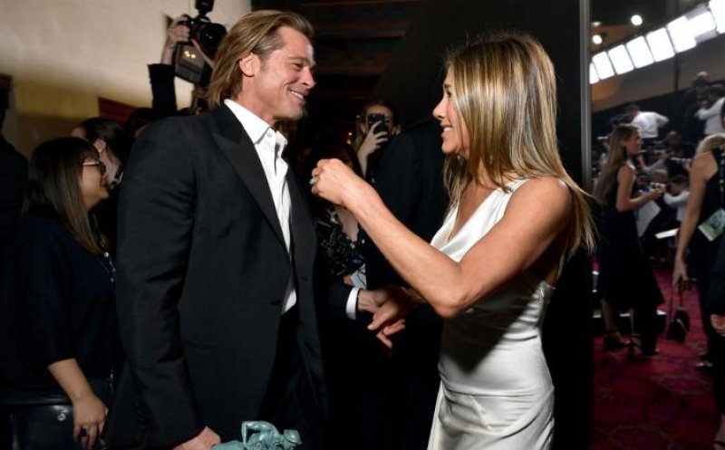 Brad Pitt şi Jennifer Aniston s-au întâlnit în culise. Actorul a glumit pe seama Angelinei Jolie