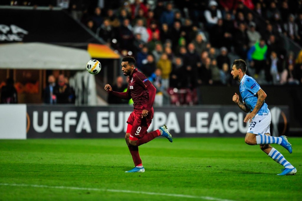 Billel Omrani, dorit de încă o echipă din Premier League. Francezul ar putea fi coleg cu doi internaționali români