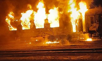 Un vagon dezafectat a luat foc în Gara Cluj-Napoca