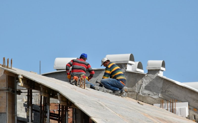 Muncitorii din Moldova se mută la Cluj cu familii cu tot