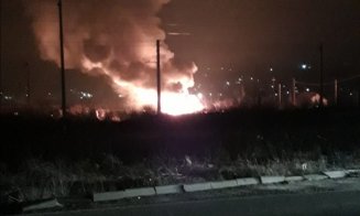Zece copii au rămas fără locuință în plină iarnă, din cauza unui incendiu produs miercuri seara
