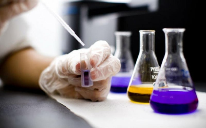 Suprafaţa care se curăţă singură şi ţine superbacteriile la distanţă, creată de cercetători