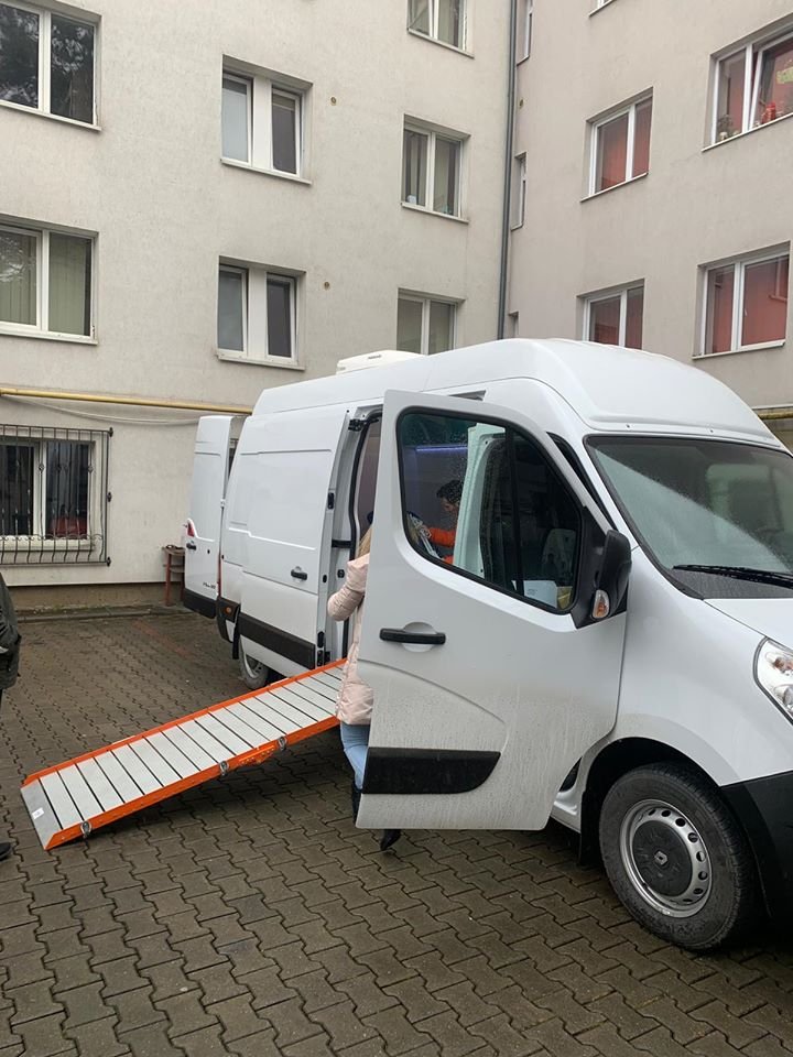 Prima ambulanță socială din Transilvania,  la un pas să-și pornească activitatea. Peste 3.000 de clujeni au mers pe jos pentru ea