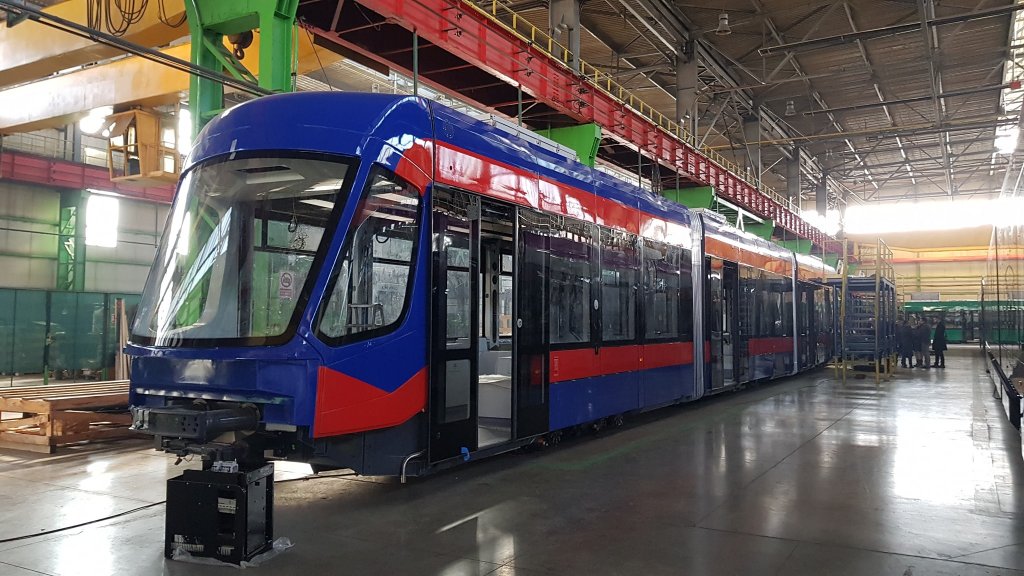 Oradea, pe urmele Clujului la tramvaiele noi. Albastru vs Mov