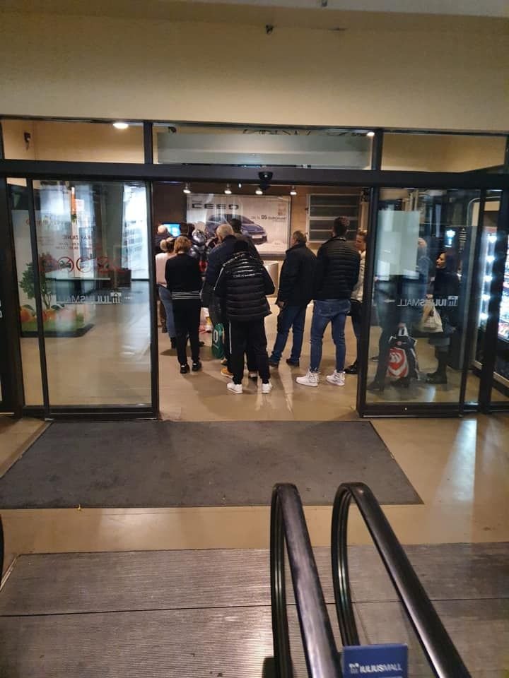 Auchan întoarce foaia la Cluj: parcare gratis, doar la cumpărături de 50 de lei